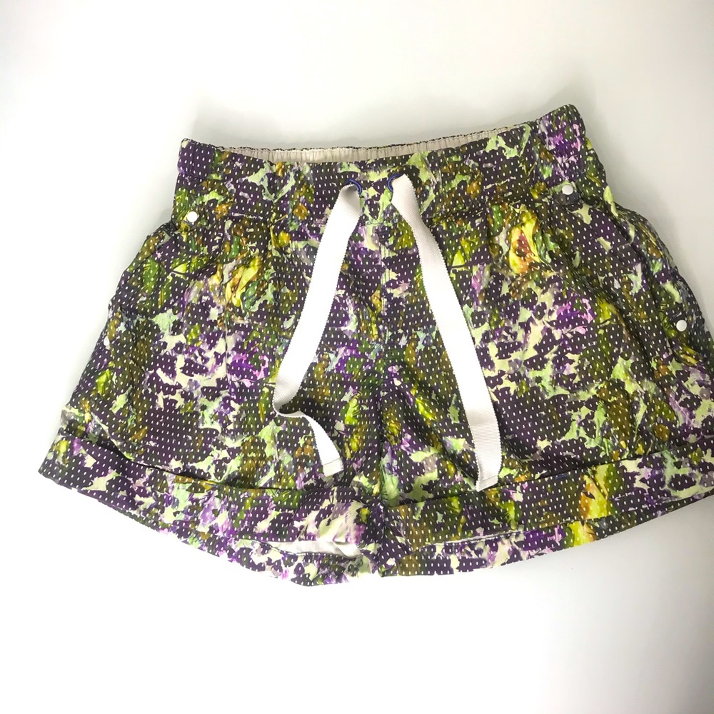 Lululemon Athletica Shorts Size 4